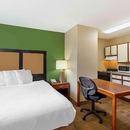 Suburban Studios Copley Akron West Екстериор снимка