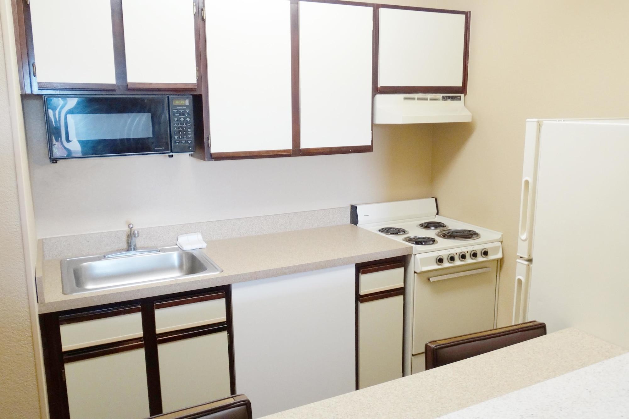 Suburban Studios Copley Akron West Екстериор снимка