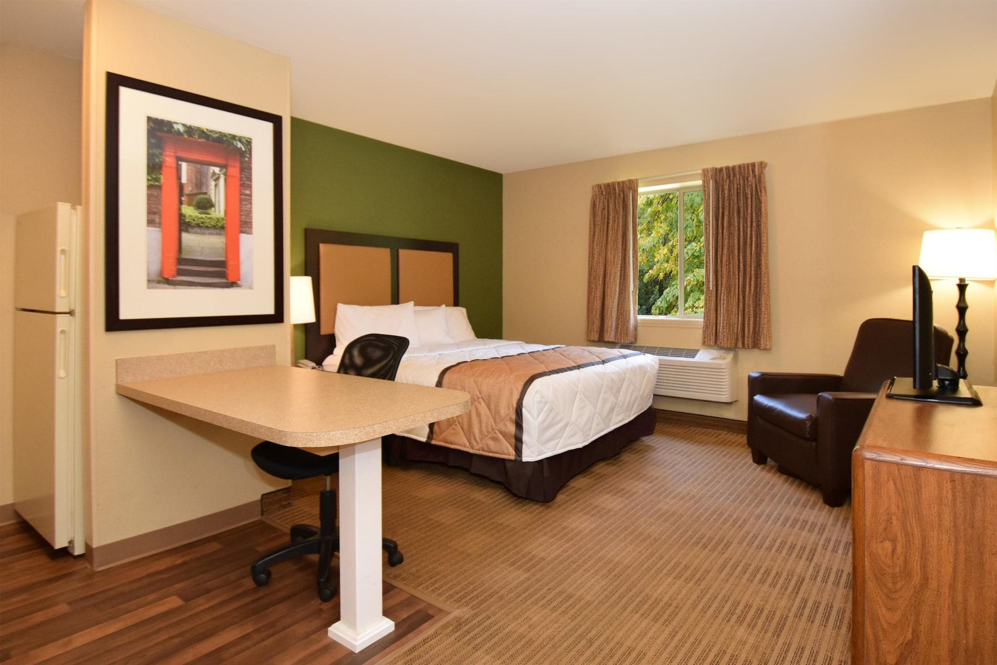 Suburban Studios Copley Akron West Екстериор снимка