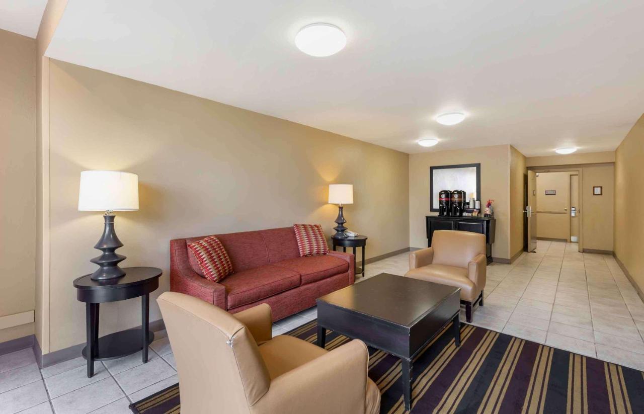 Suburban Studios Copley Akron West Екстериор снимка