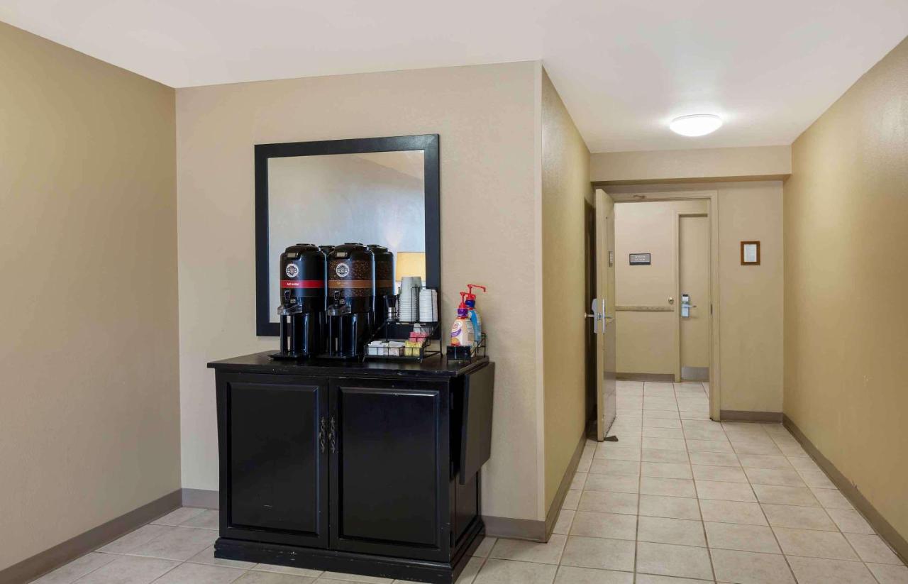 Suburban Studios Copley Akron West Екстериор снимка