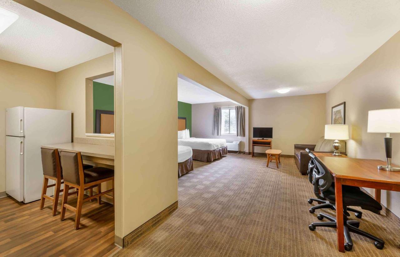 Suburban Studios Copley Akron West Екстериор снимка