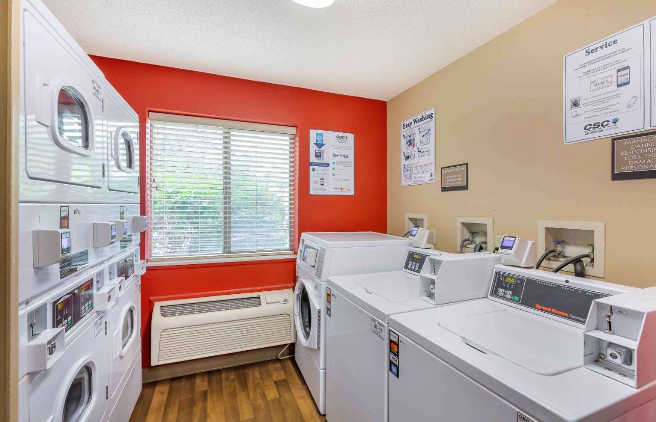 Suburban Studios Copley Akron West Екстериор снимка