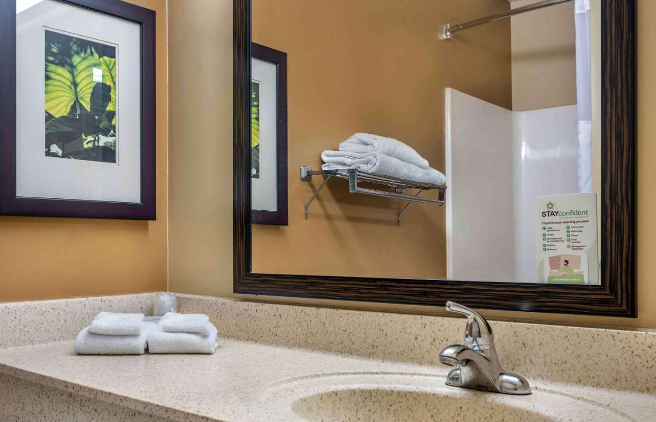 Suburban Studios Copley Akron West Екстериор снимка