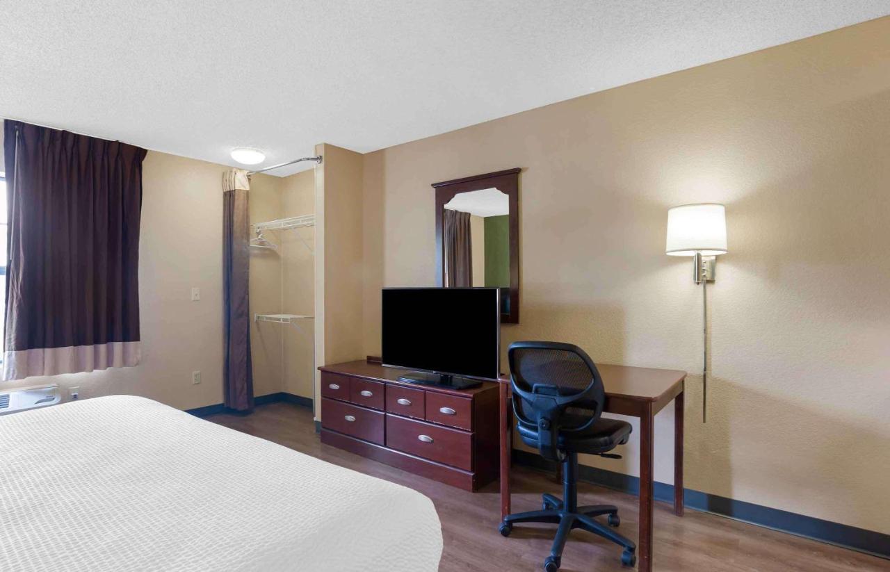 Suburban Studios Copley Akron West Екстериор снимка