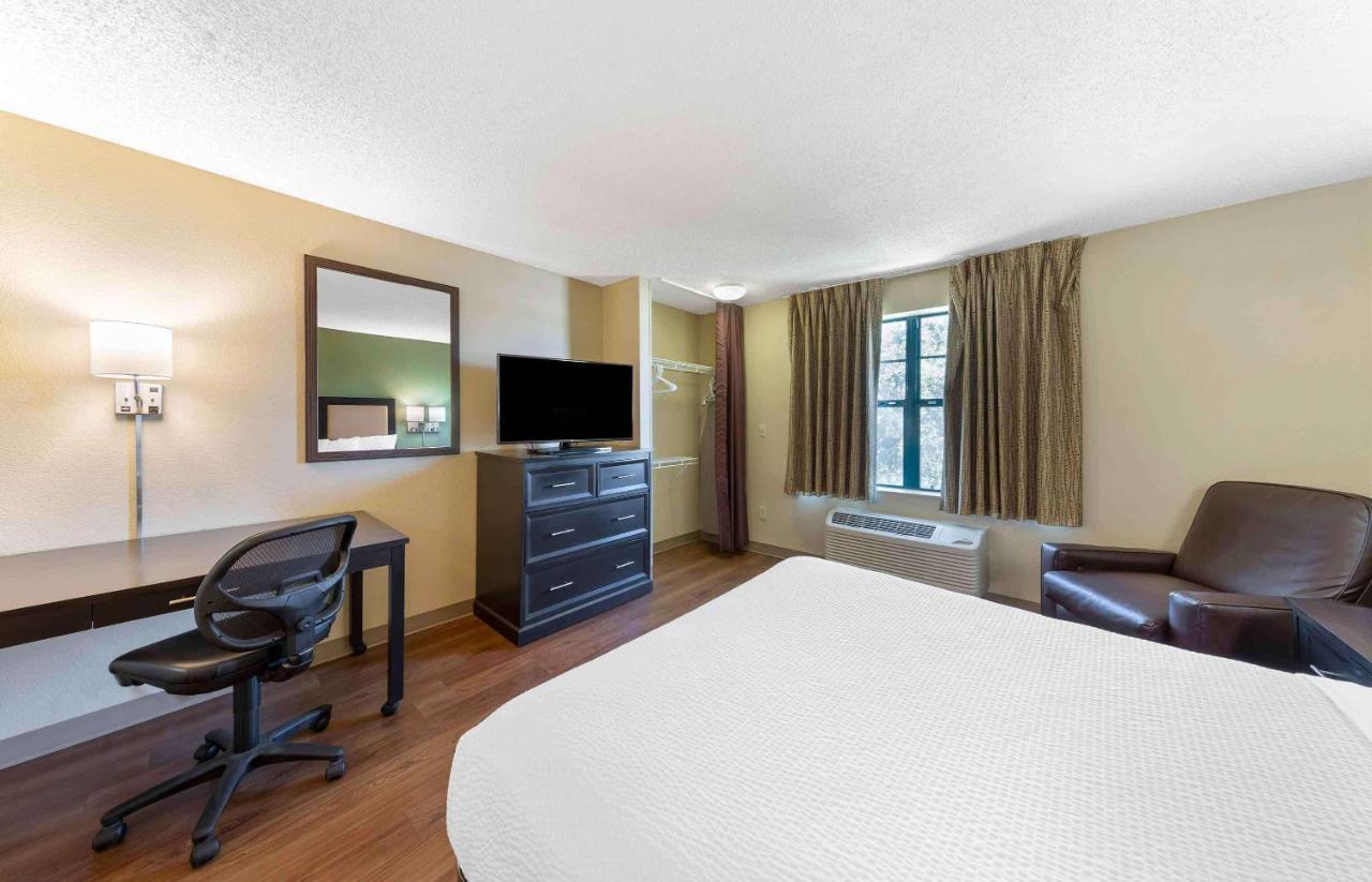 Suburban Studios Copley Akron West Екстериор снимка