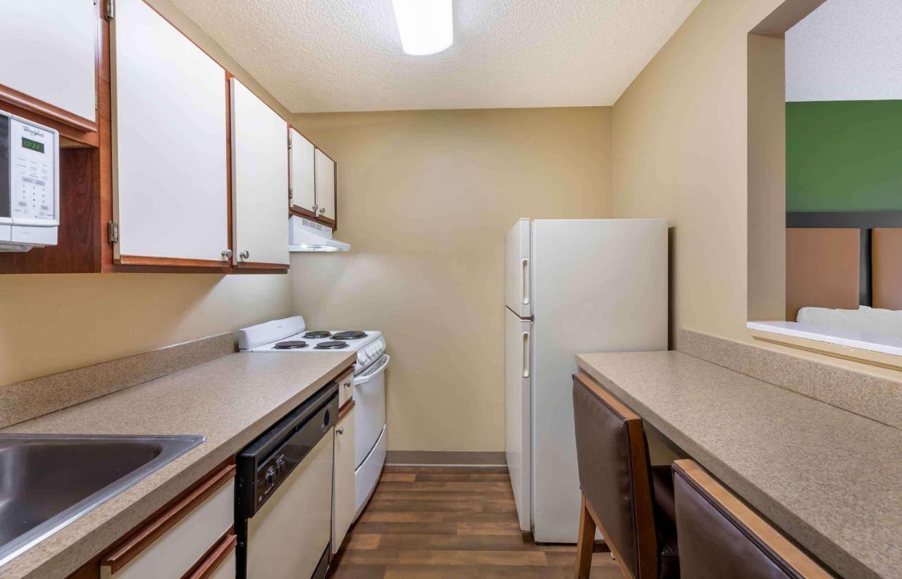 Suburban Studios Copley Akron West Екстериор снимка