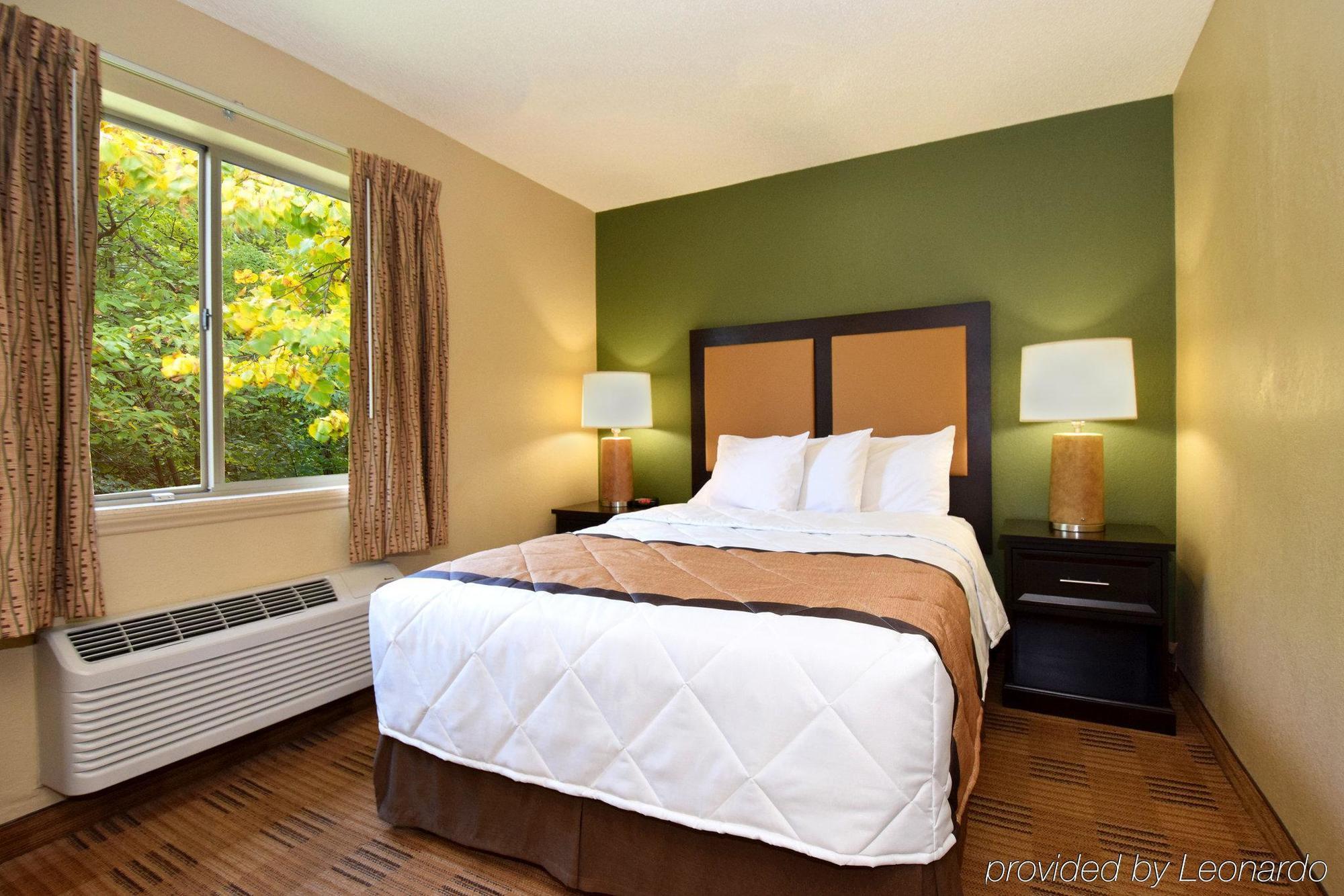 Suburban Studios Copley Akron West Екстериор снимка