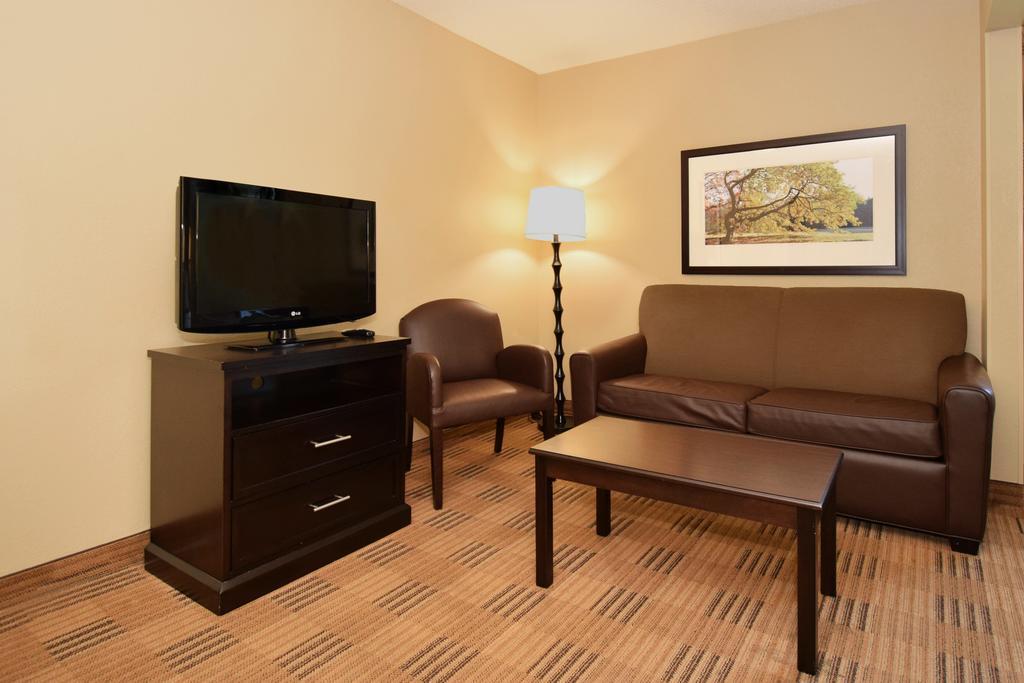 Suburban Studios Copley Akron West Екстериор снимка