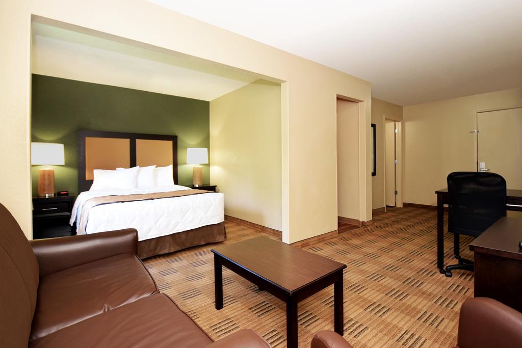 Suburban Studios Copley Akron West Екстериор снимка