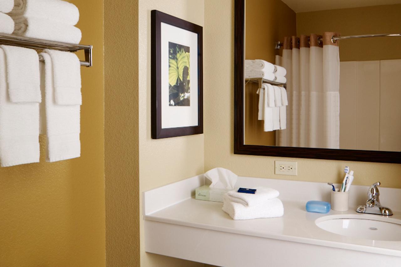 Suburban Studios Copley Akron West Екстериор снимка