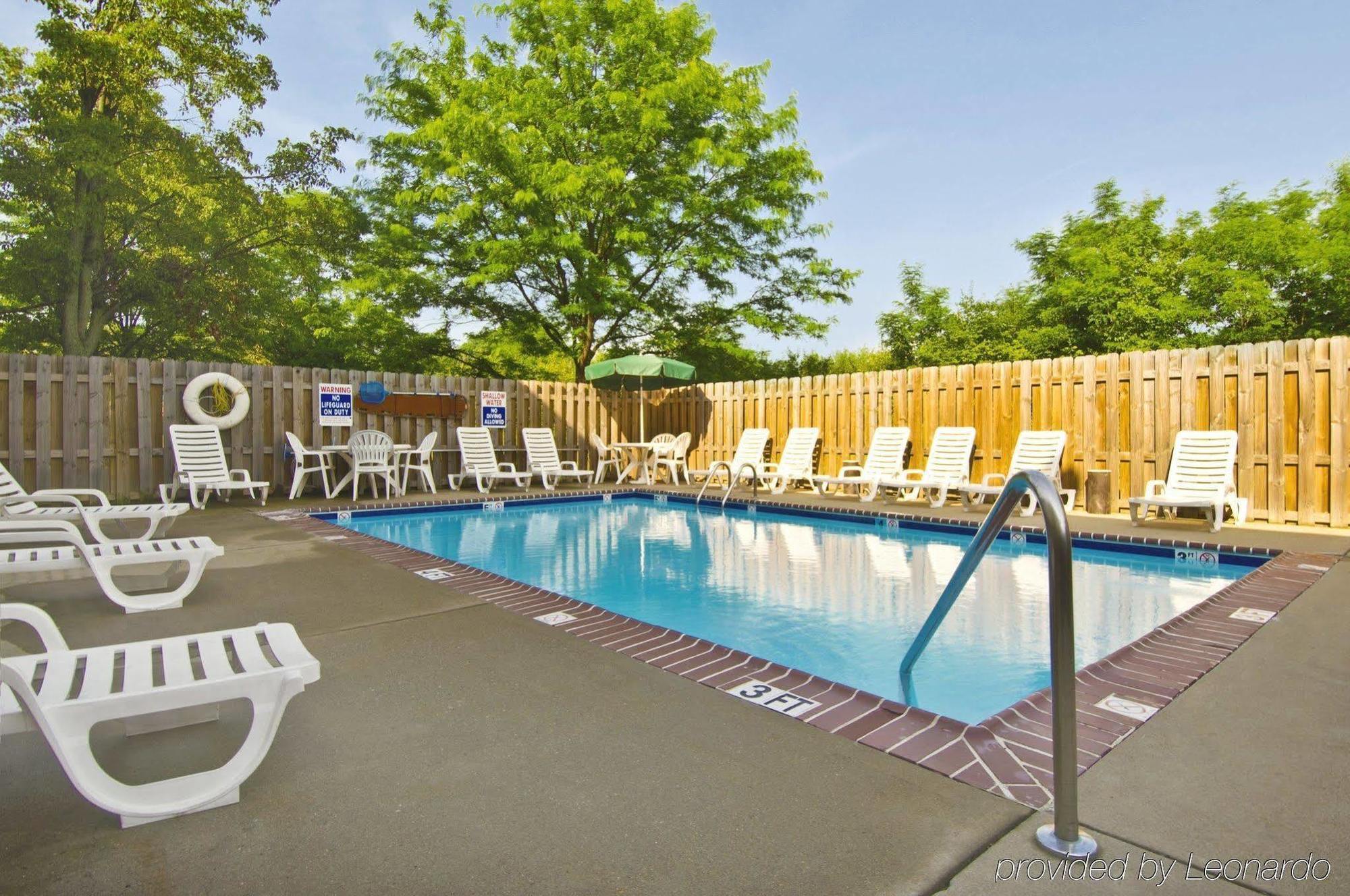 Suburban Studios Copley Akron West Екстериор снимка