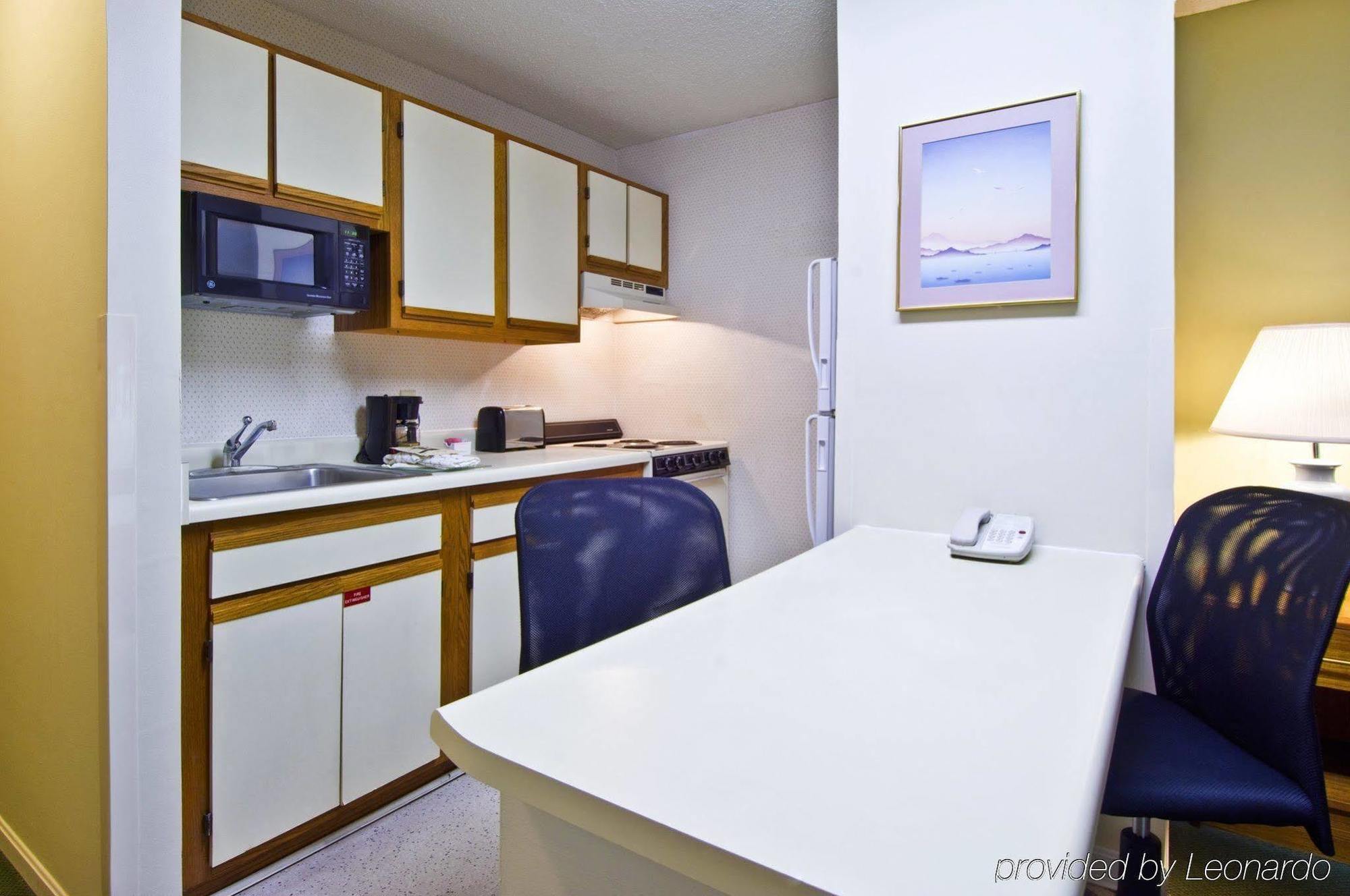 Suburban Studios Copley Akron West Екстериор снимка